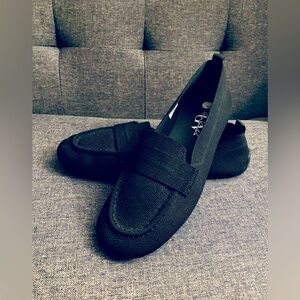 NWOB Gloria Vanderbilt Lorna Black Fabric Moccasins